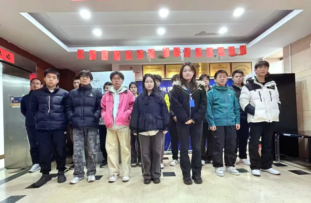 叮！結(jié)班成功！這張合照，是我們努力的最好